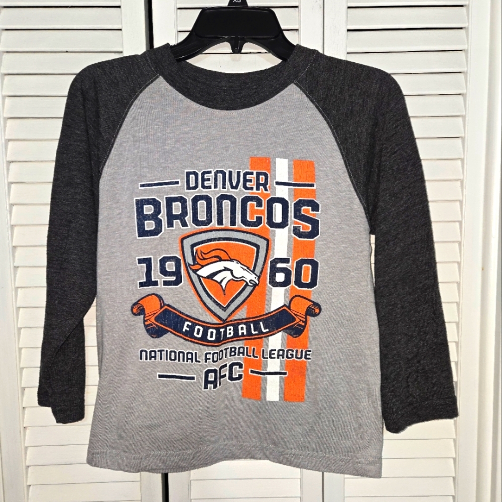 NFL Team Apparel Women's M 8 - 10 Denver Broncos Raglan Style Tee
